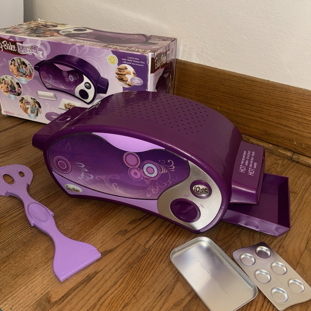 Hasbro Easy-Bake Ultimate Oven 2011 Purple Box Spatula CupCake Baking Tray Vntg
